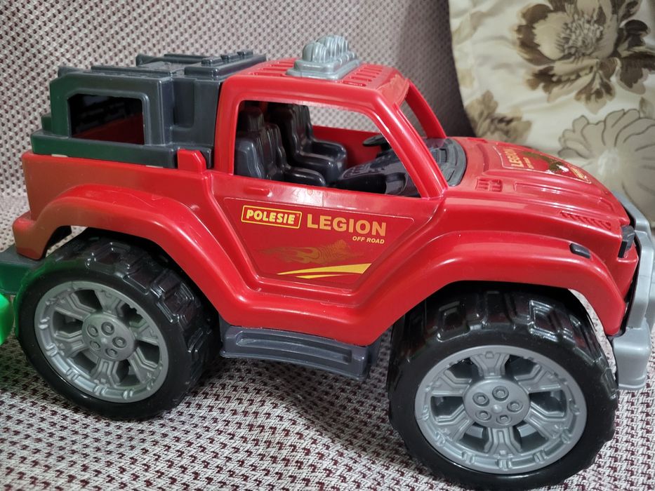 Игрушки.  Машины большие