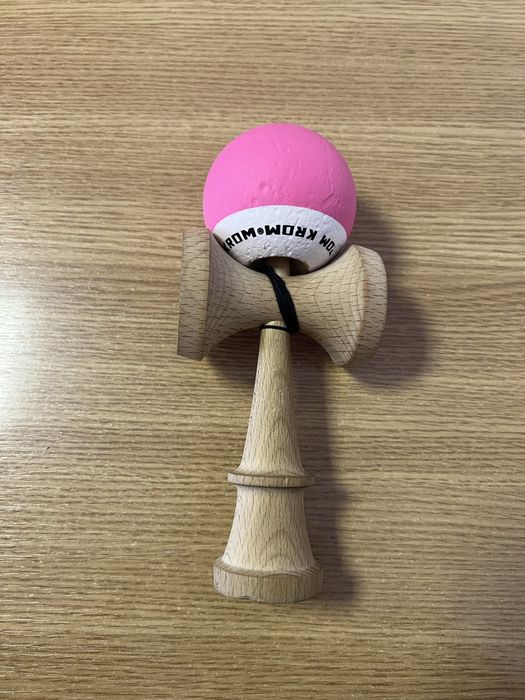 Kendama krom pop roz