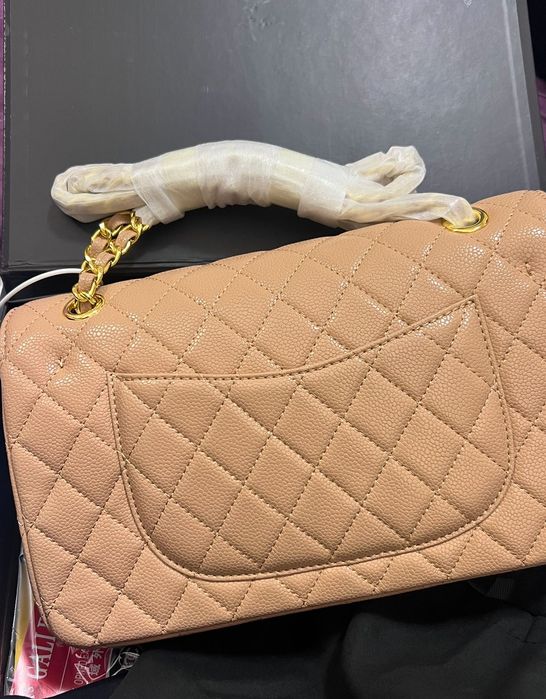 Кожена бежова чанта chanel