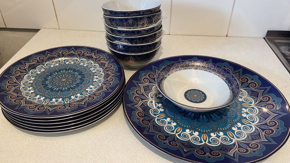 Посуда в комплекте новая