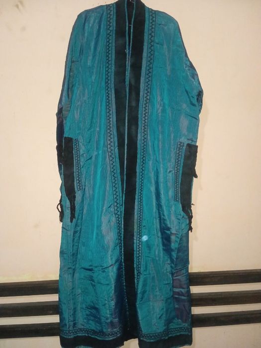 Qadimiy paranji sotiladi