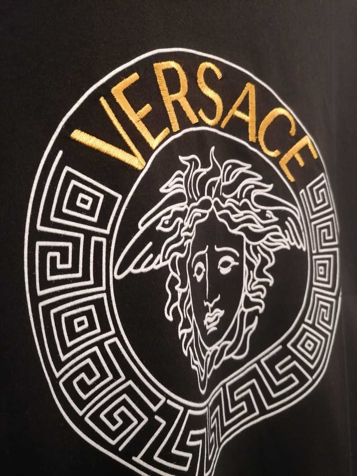 Tricou Versace, Imprimeu Cusut, Cod QR,  Premium, Nou, Alb si Negru