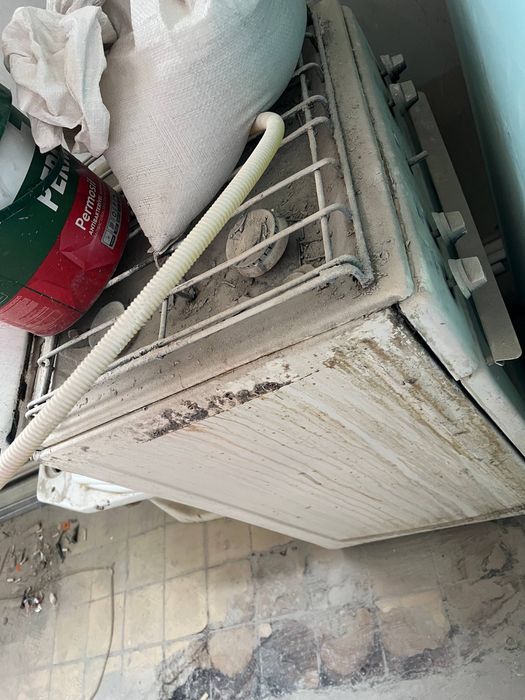 Gaz plita va ugalok sotiladi