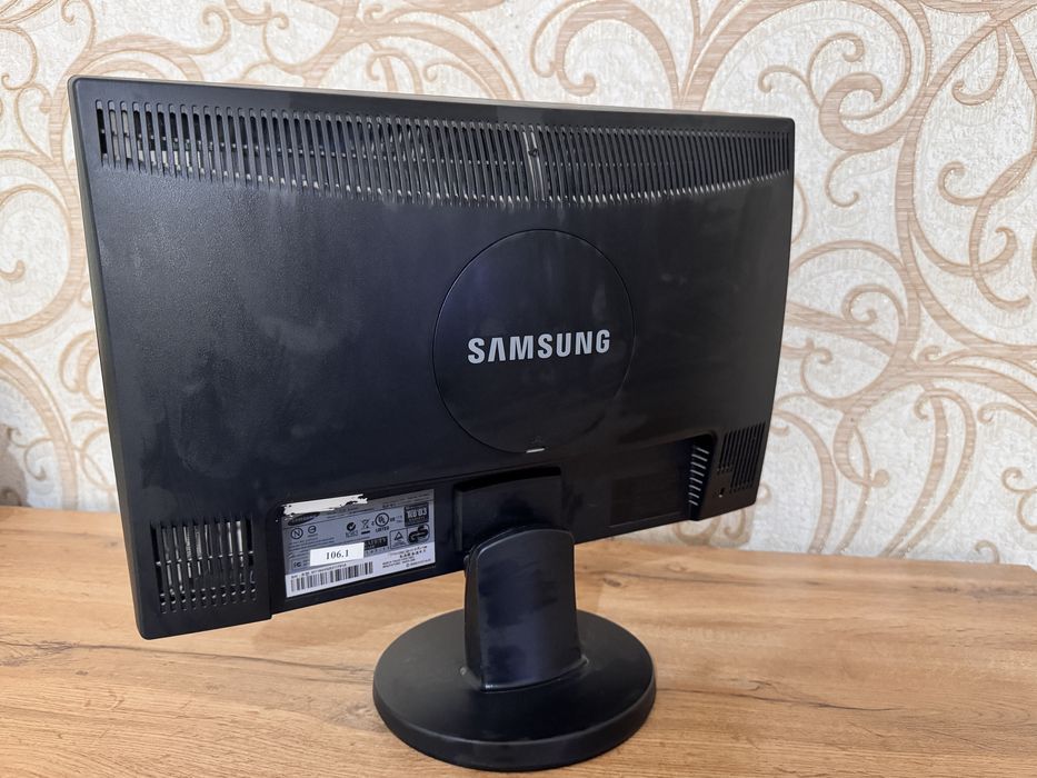 Монитор Samsung в отличном состоянии