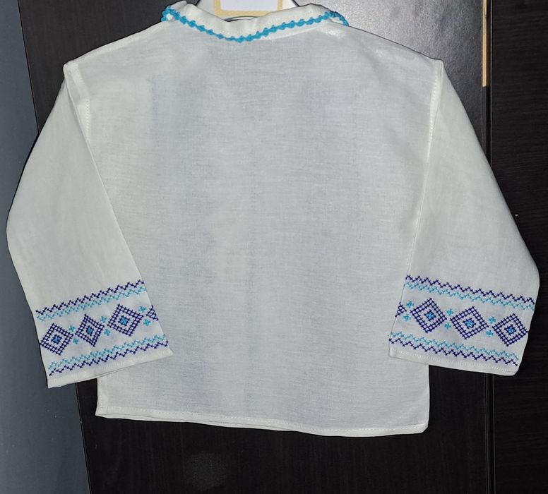 Ie tradiționala lucrata manual