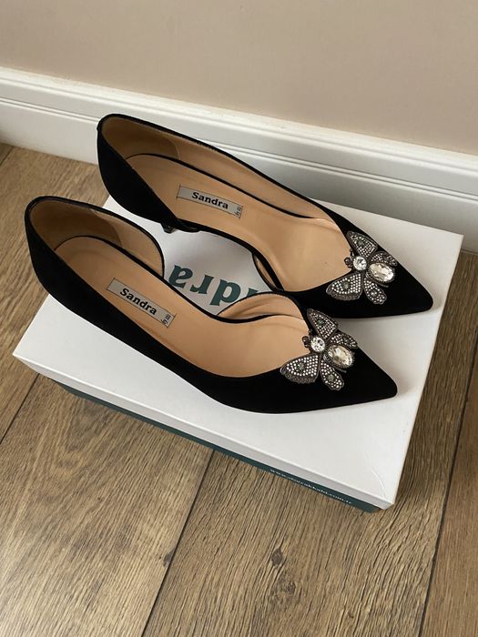 Туфли замшевые на низком каблучке