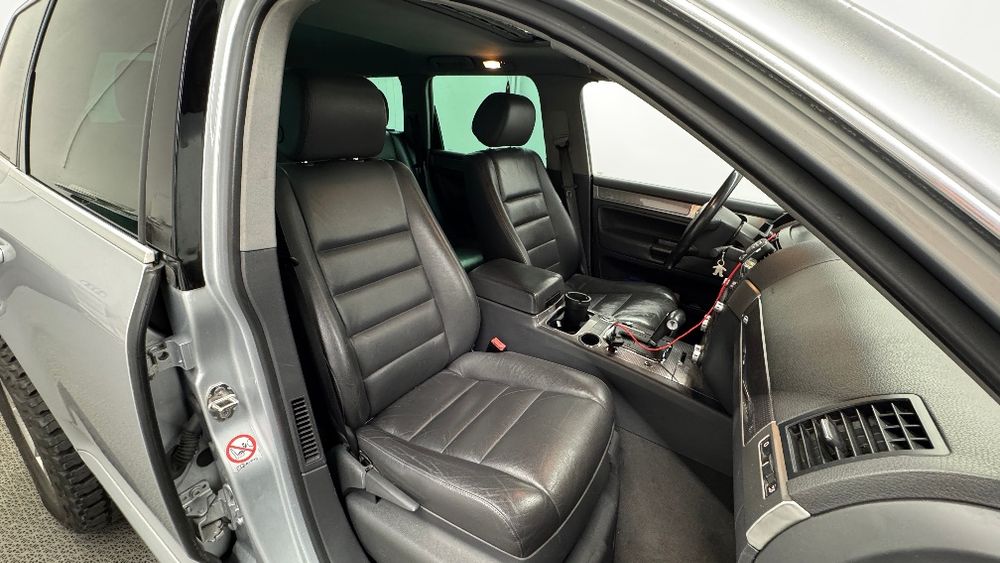 VW Touareg 2.5 BAC – 174 CP – Stare impecabilă / Recent înmatriculată