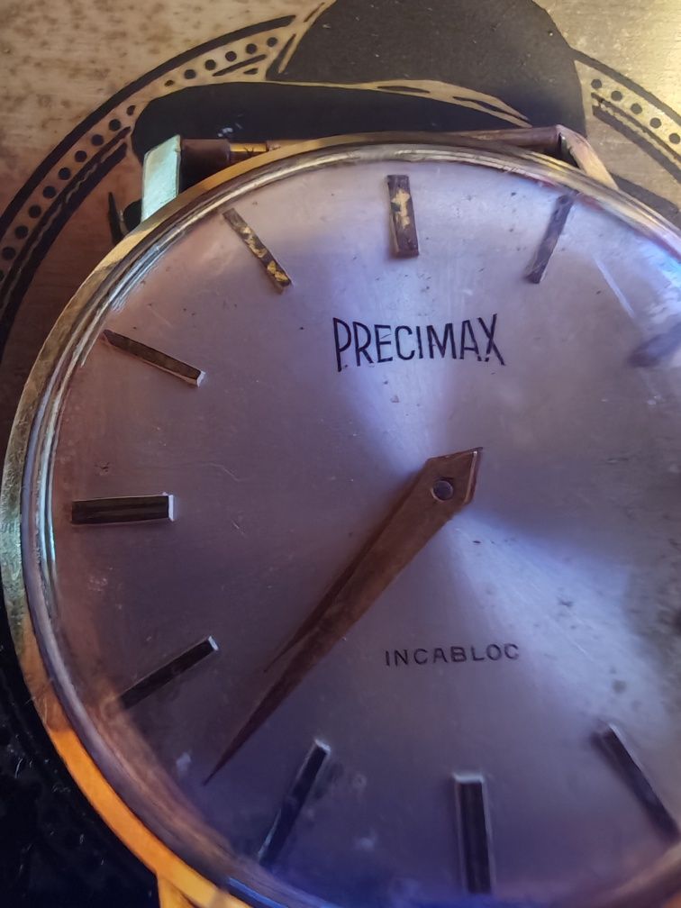 Продавам златен ръчен часовник 14к