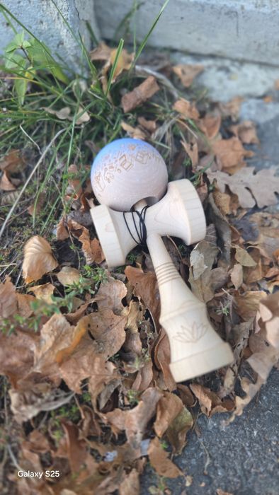 Kendama lotus element × miguel kitchen tama
