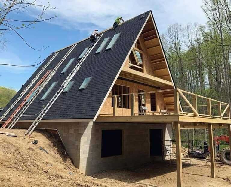 Cabana din structura de lemn stil A Frame si casa din lemn de vanzare