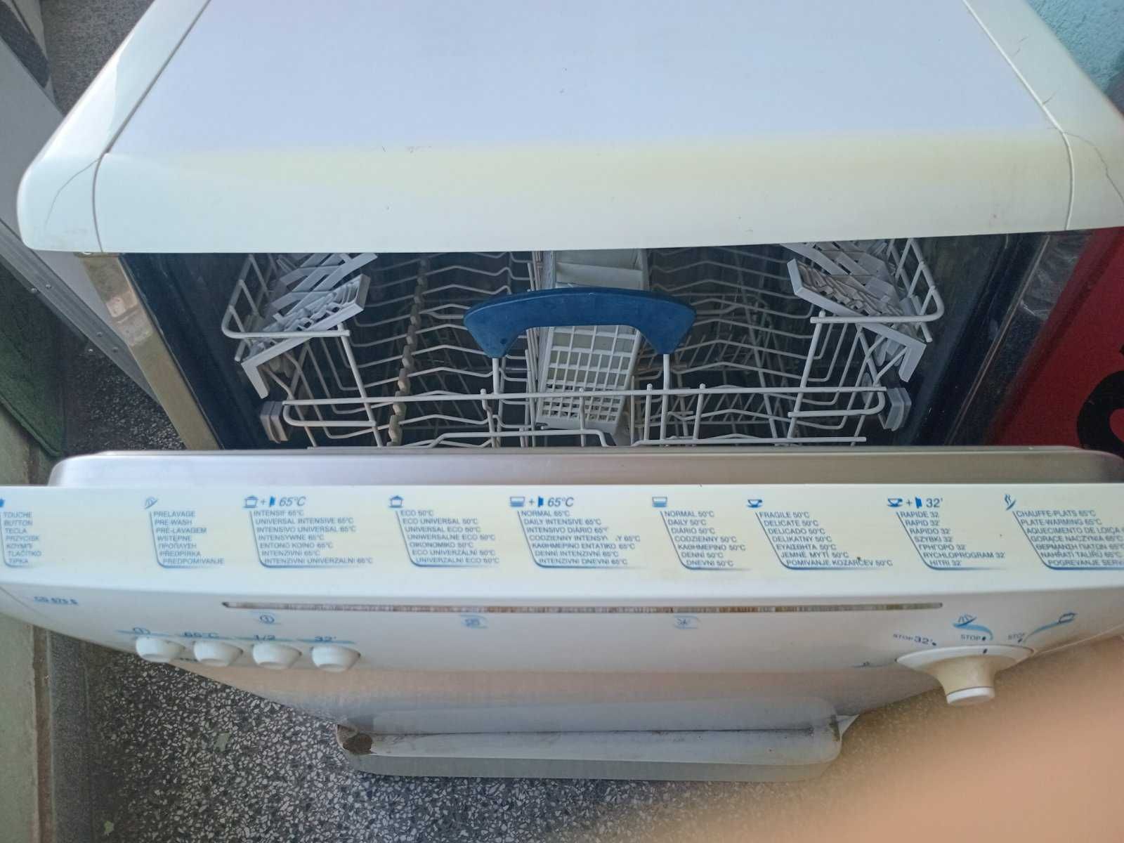 Продавам съдомиялна машина