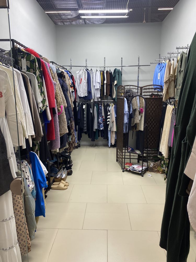 Продается бутик в Алтын орде , бутик женской одежды, 6 ряд, 383
