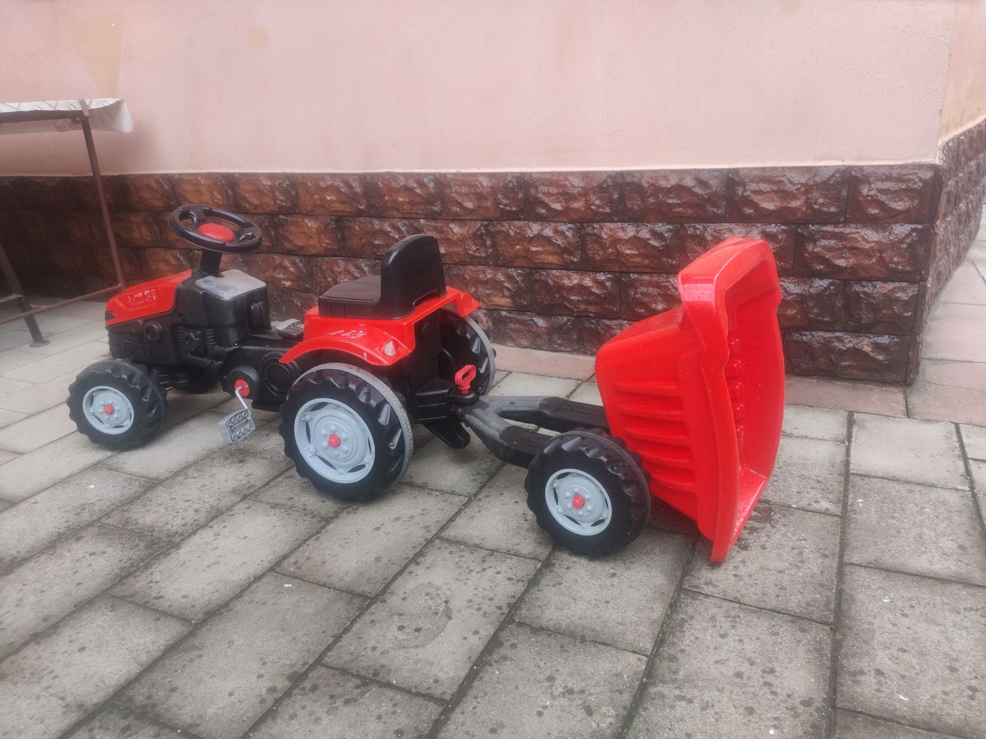 Tractor cu remorca copii