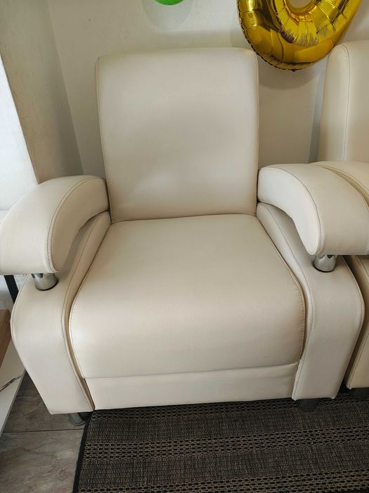 Fotolii piele crem deosebite 600 RON/buc