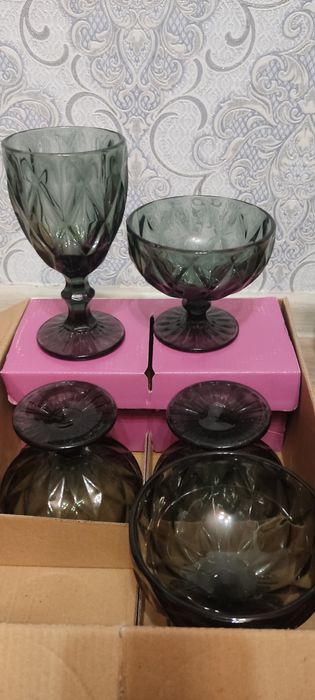 Продам фужеры за 6500 тг 12 шт и 6 шт для конфет