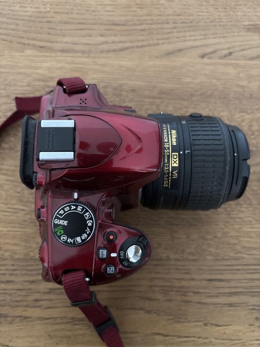 Фотоапарат Nikon 3200 със зарядно, карта памет 64 GB и USB кабел