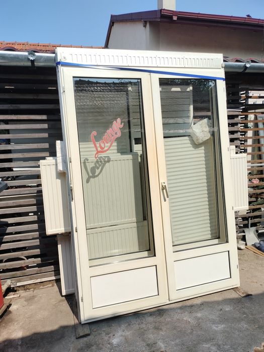 Vând giamuri termopan și uși duble cu panel și rulouri an stare buna.