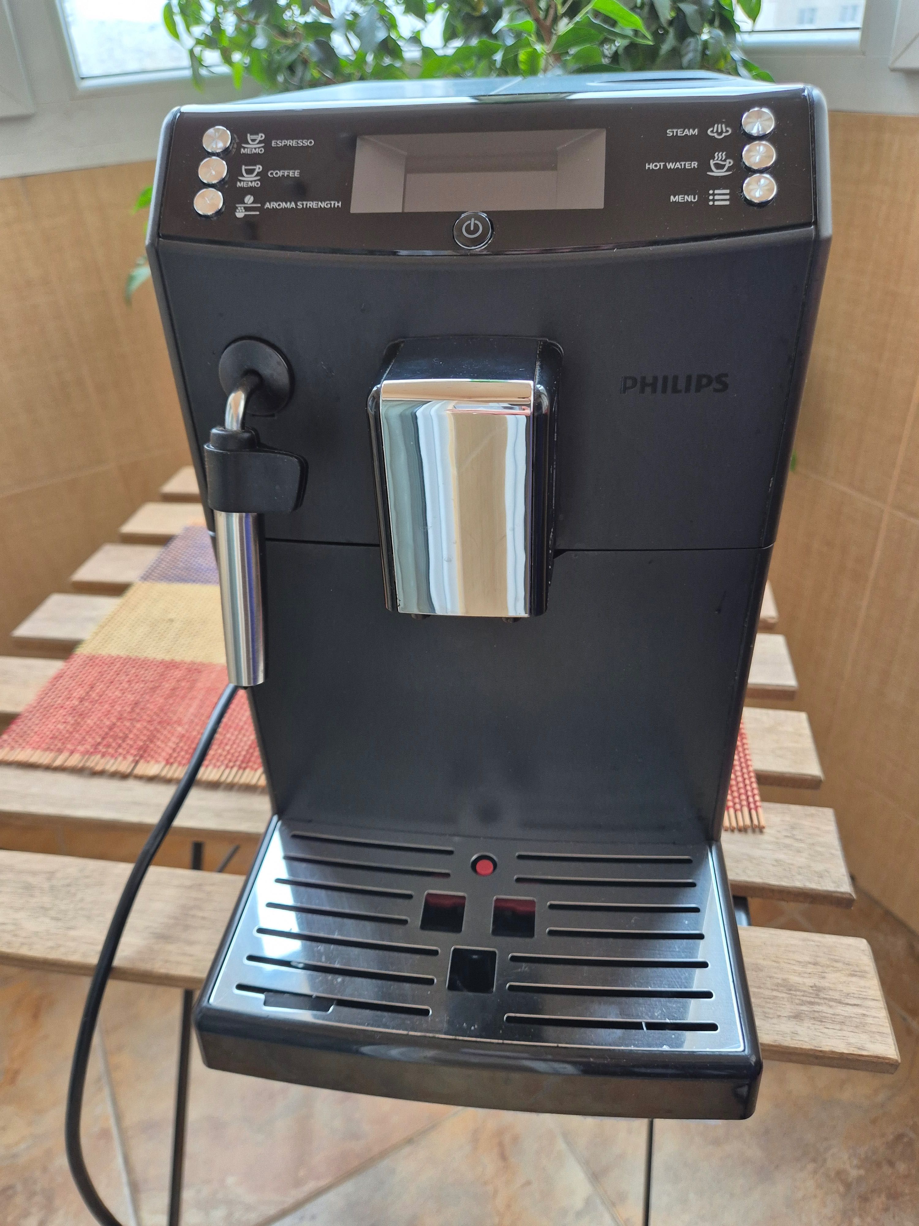 Espressor Philips EP3510 cu rasnita noua originala schimbata