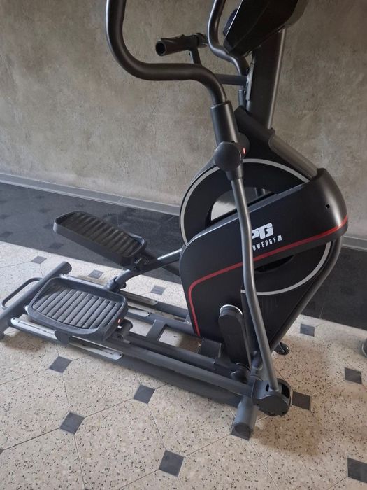 Продаю свой Эллиптический тренажер Powergym