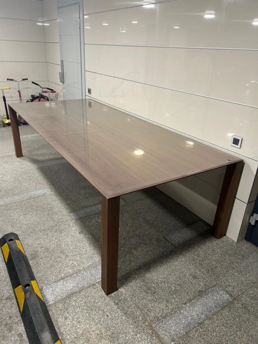 Продается стол кухонный либо для зала