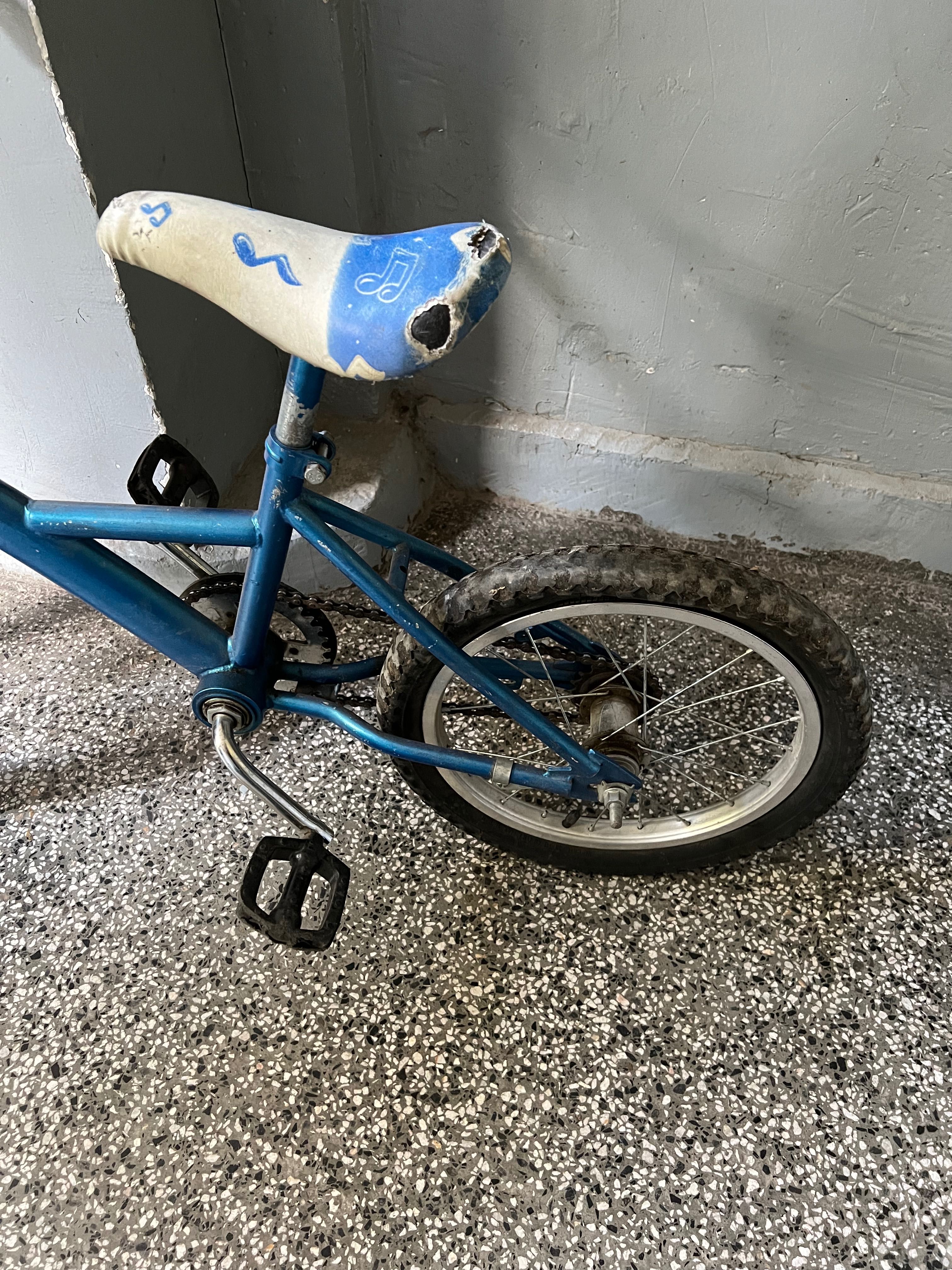 Продавам детско колело, с нормални следи от употреба