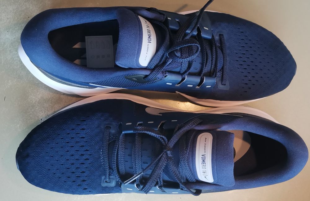 NIKE Air Zoom Vomero 16, mas 44