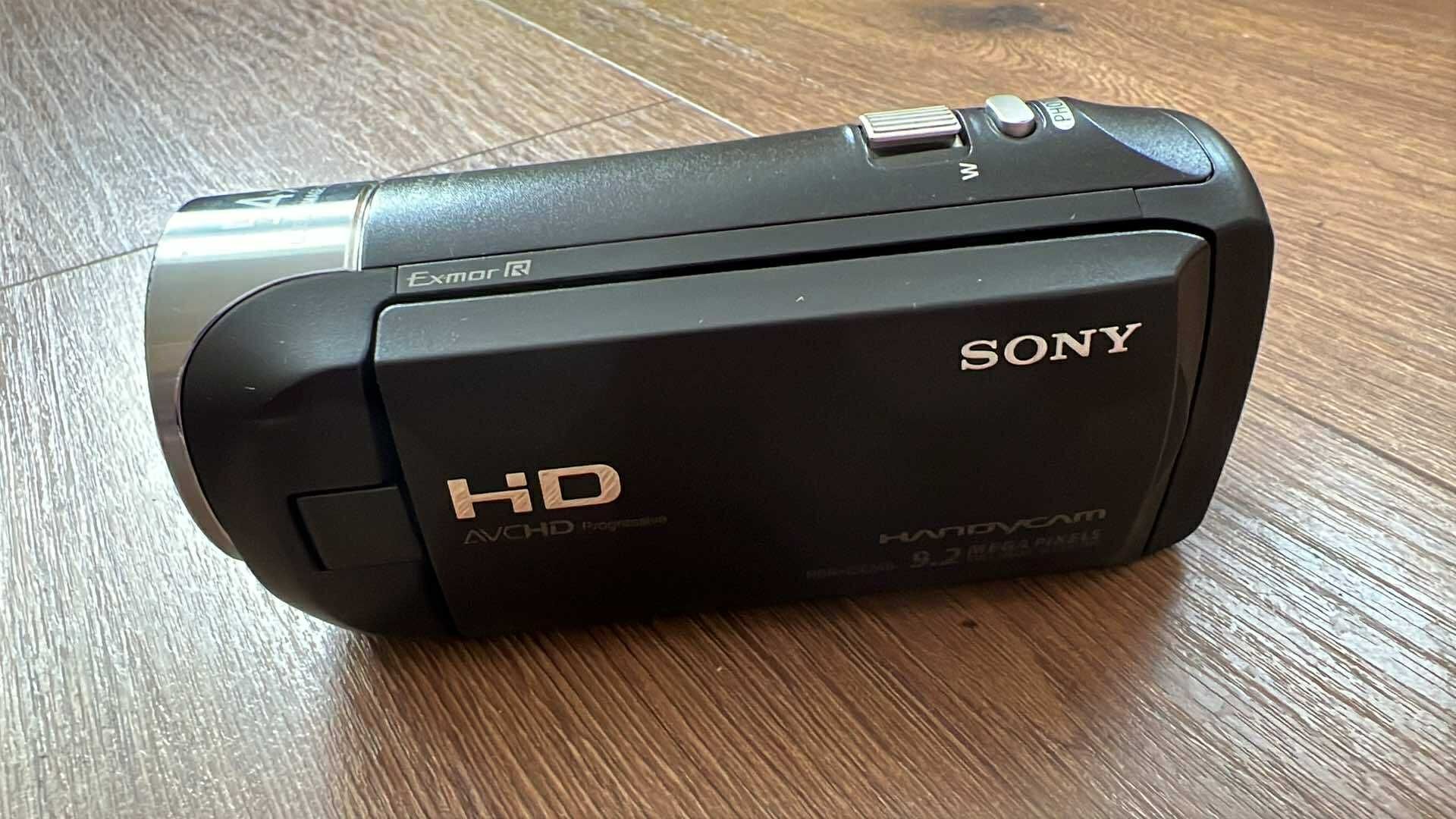 Видео камера Sony CX240e