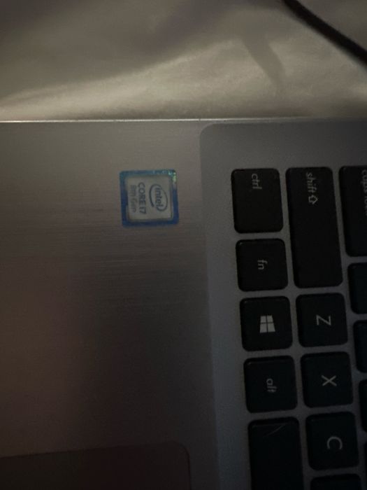 Laptop asus  de vanazate