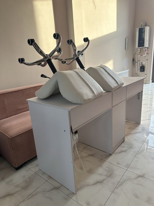 Диван с рабочей зоной