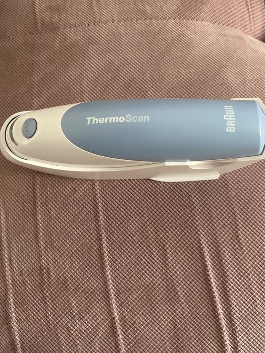 Termometru infrarosu Braun Thermoscan 6022.