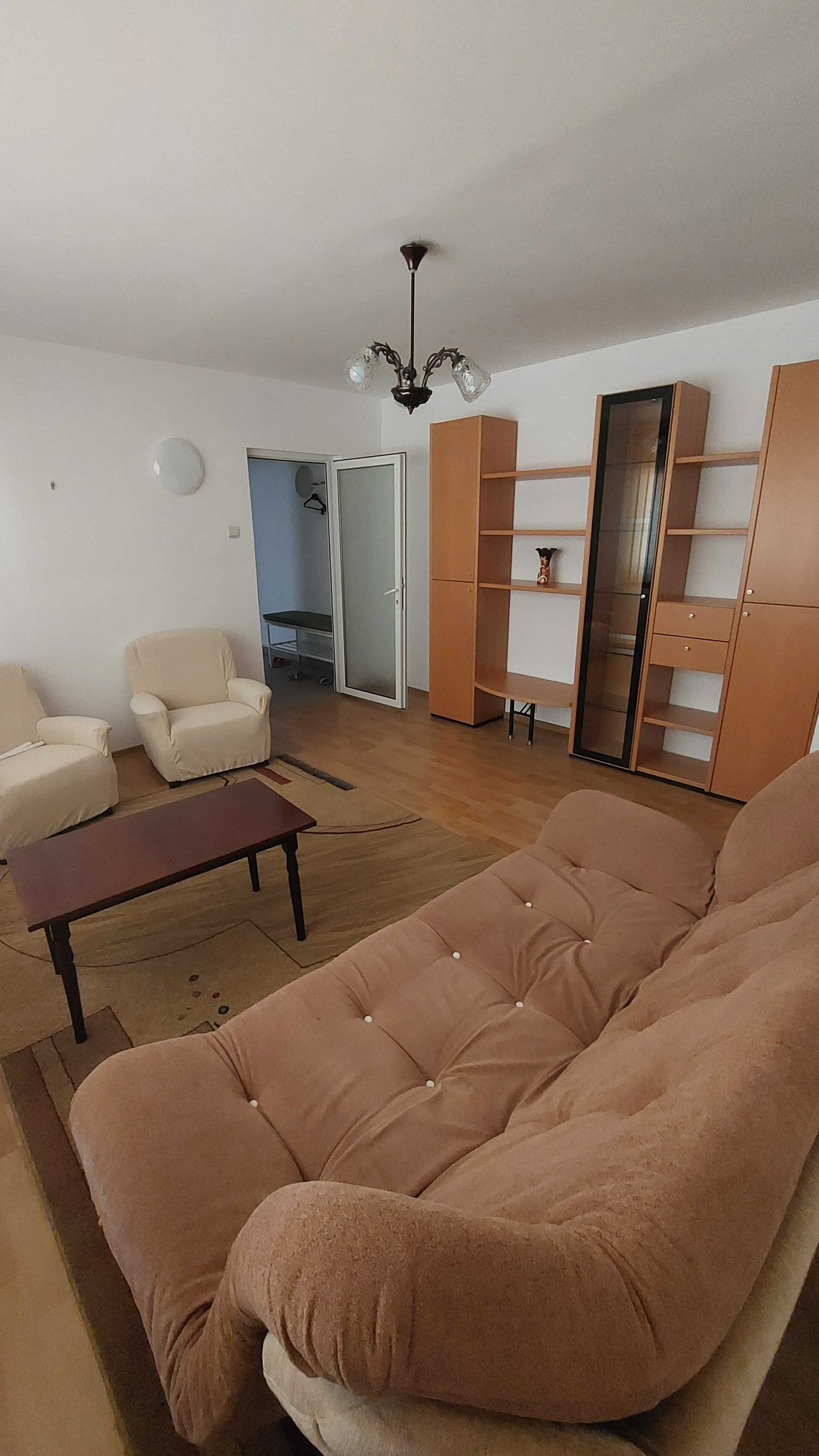 inchiriez apartament zona Bucovinei cu 2 camere parter