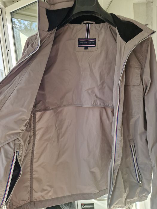 Чисто ново спортно яке Tommy Hilfiger