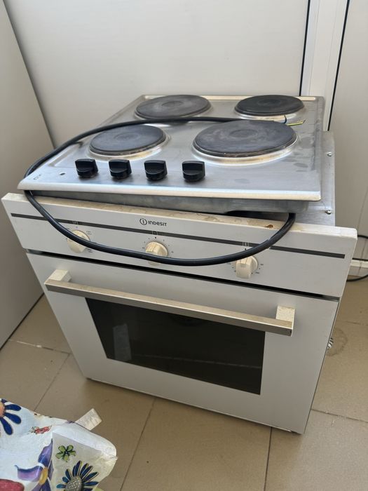 Продам встраиваемый духовой шкаф ( духовка)
