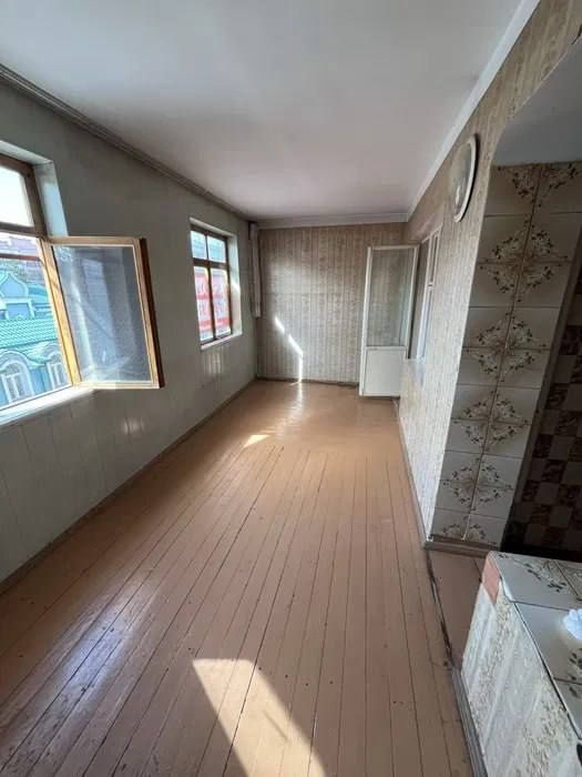 Продаётся квартира в Мирзо Улугбек на Ул Садыка Азимова