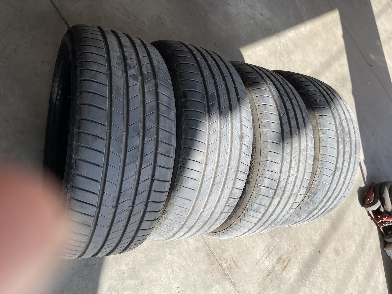 4 броя Летни гуми 
BRIDGESTONE RUNFLAT