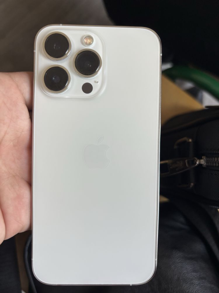 iPhone 13 pro.