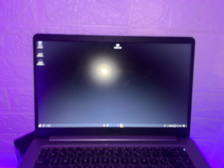 Vand laptop Asus bun