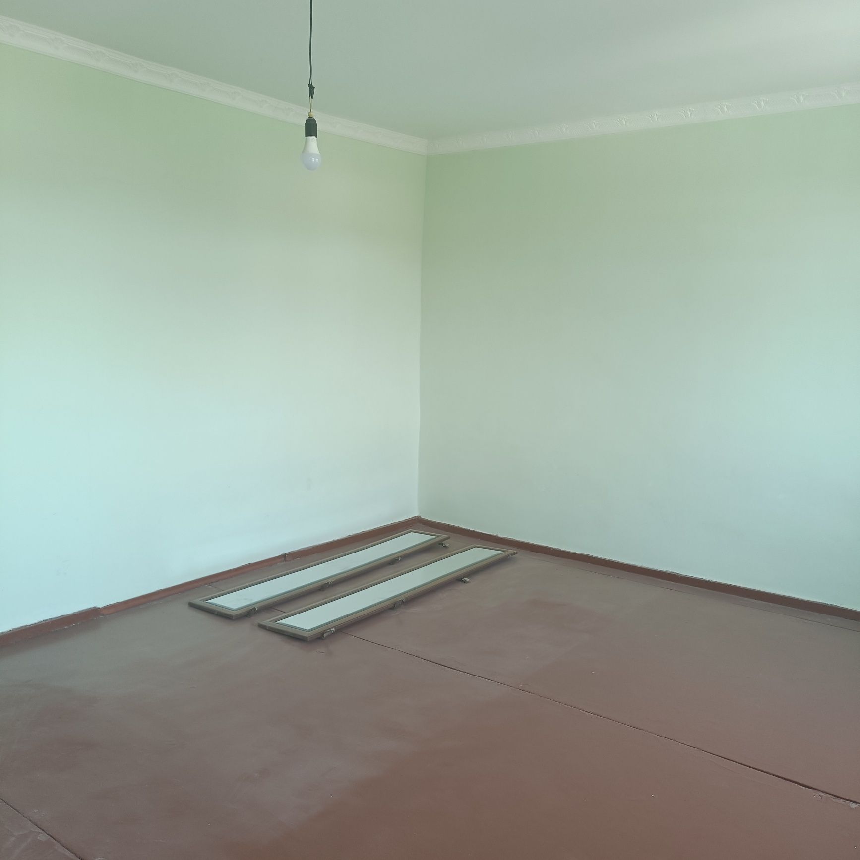 Kvartira arendaga beriledi. Manzil Turannin usti.