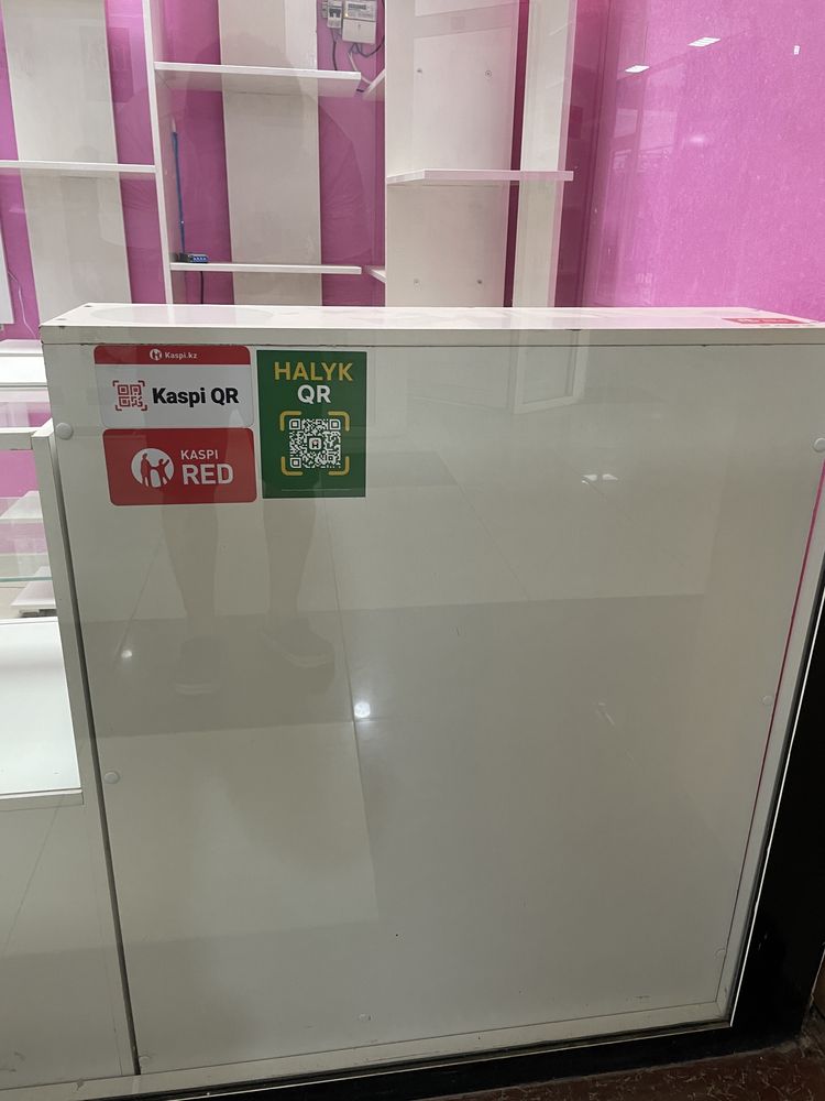 Продается мебель для бутика