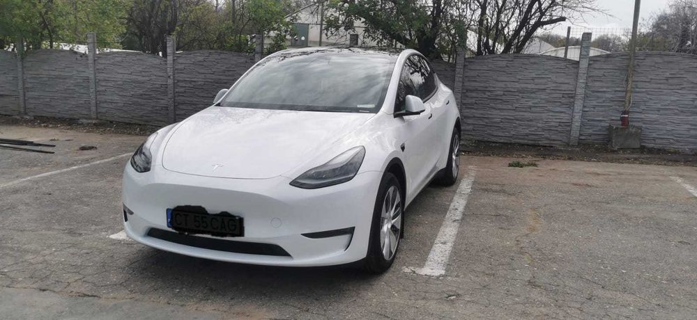 Tesla model Y Dual Motor Long Range