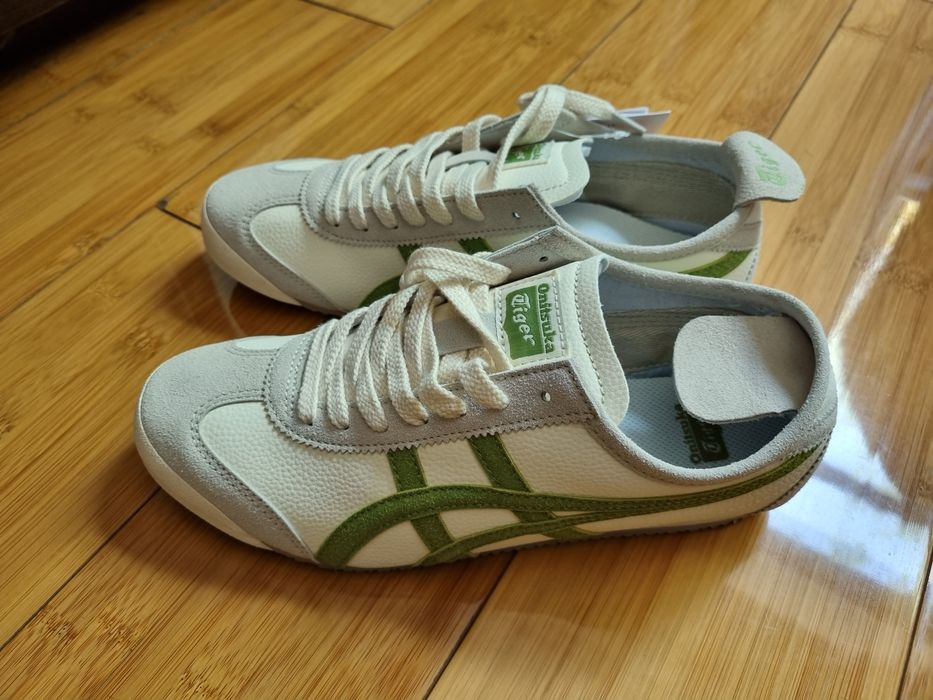 Продам кроссовки