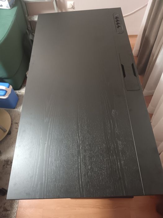 Регулируемо бюро Mittzon от икеа 140 на 60