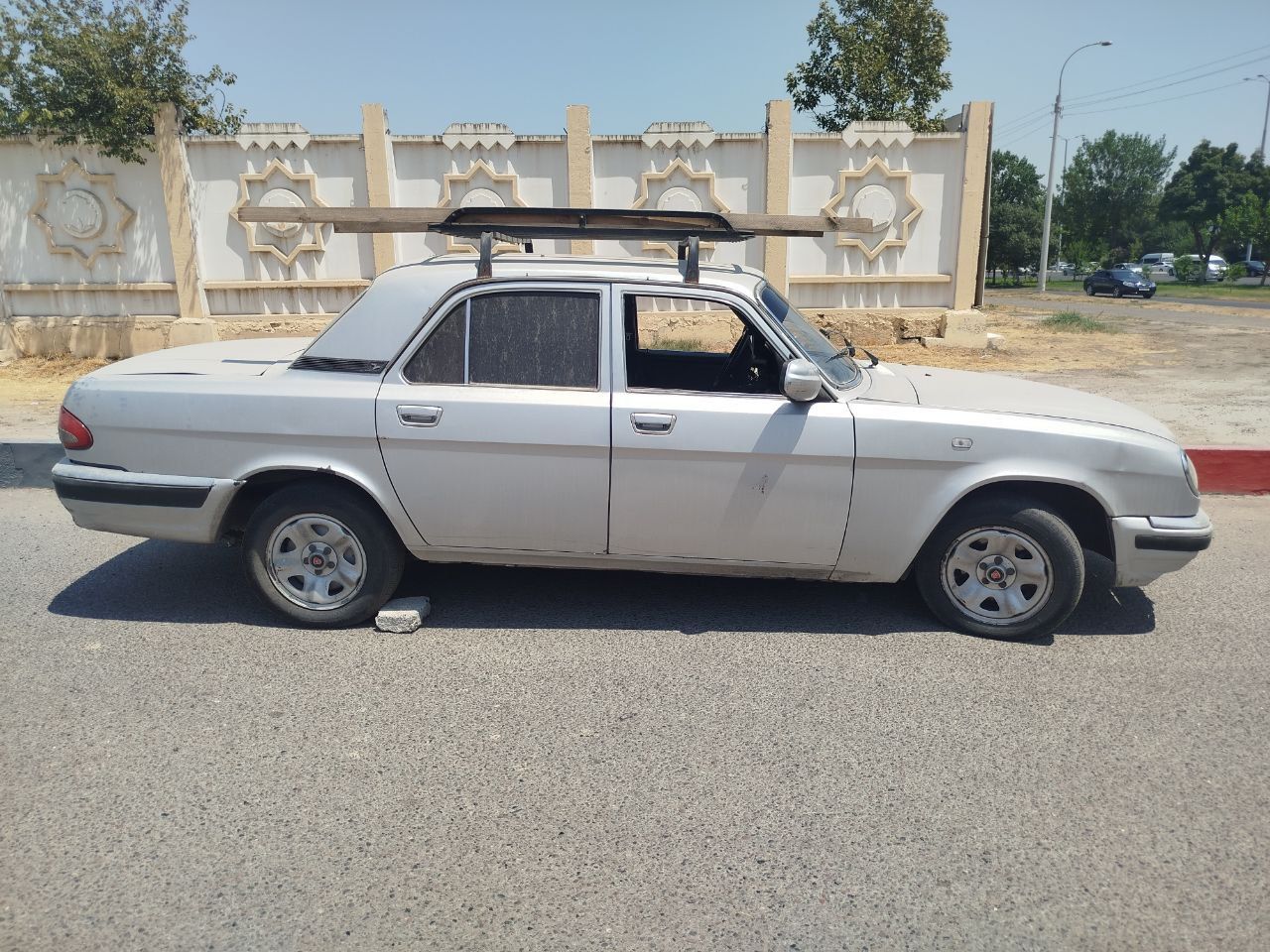Волга сотилади срочно.