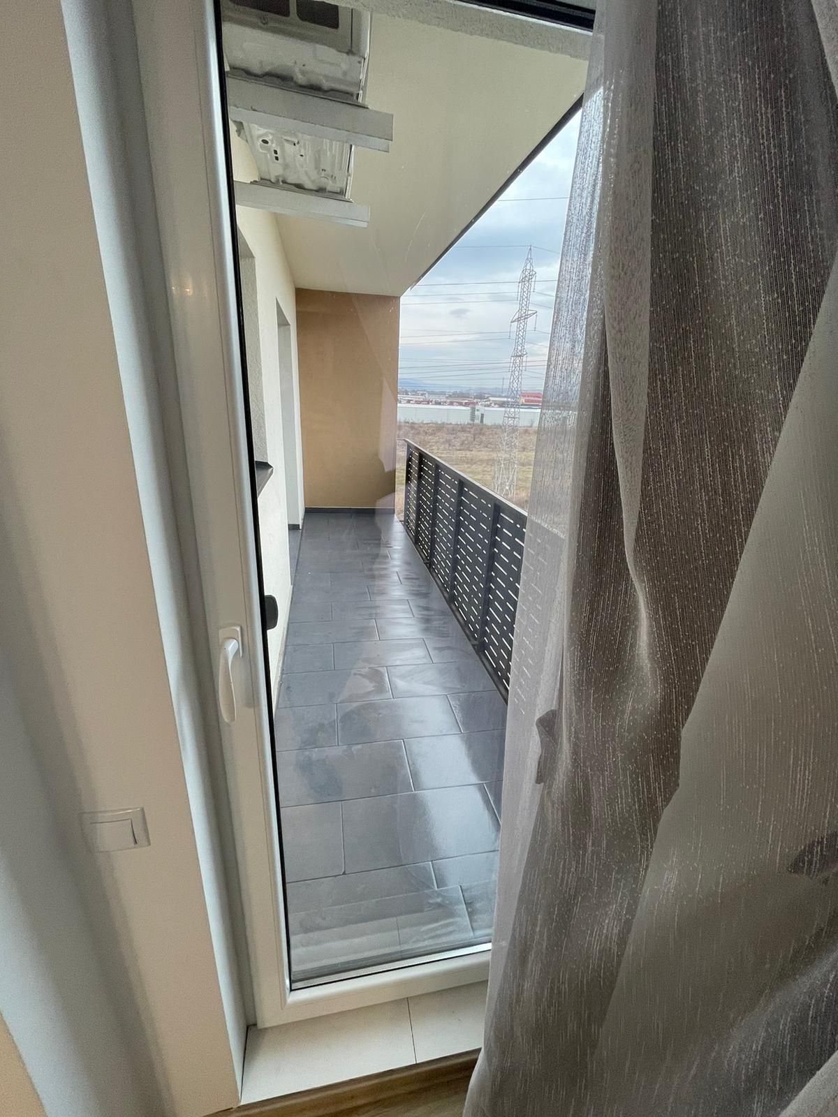 Închiriez apartament 2 camere Floresti