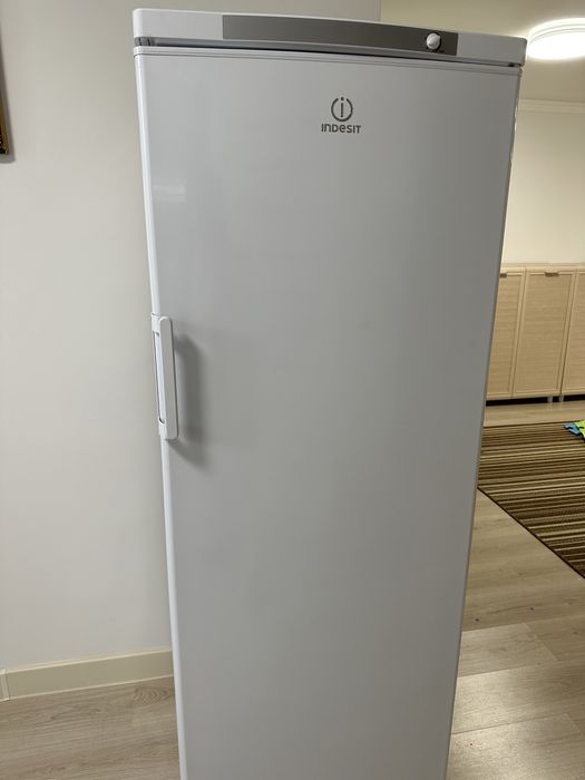 Морозильник Indesit