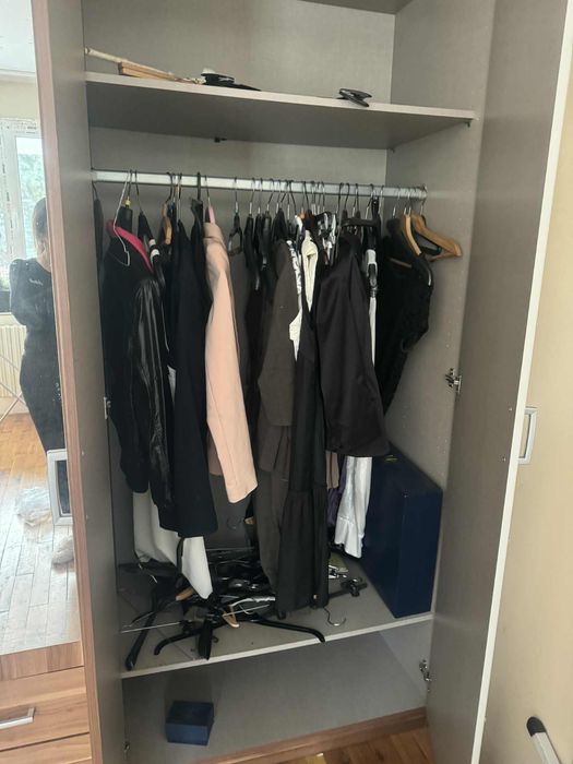 Петкрилен гардероб