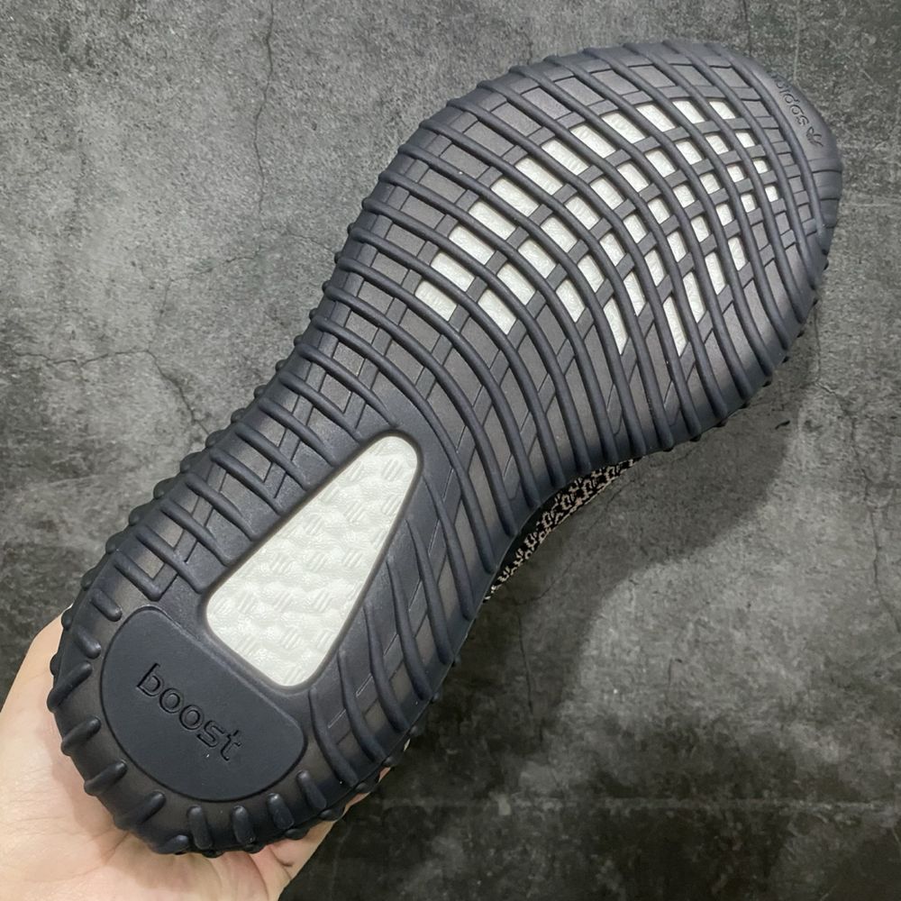 Yeezy Boost 350 V2 Yecheil - Чисто нови