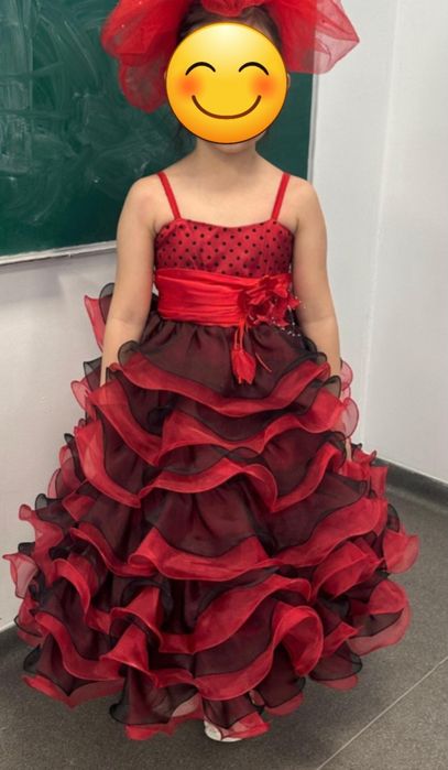 Новогоднее детское красное бальное платья