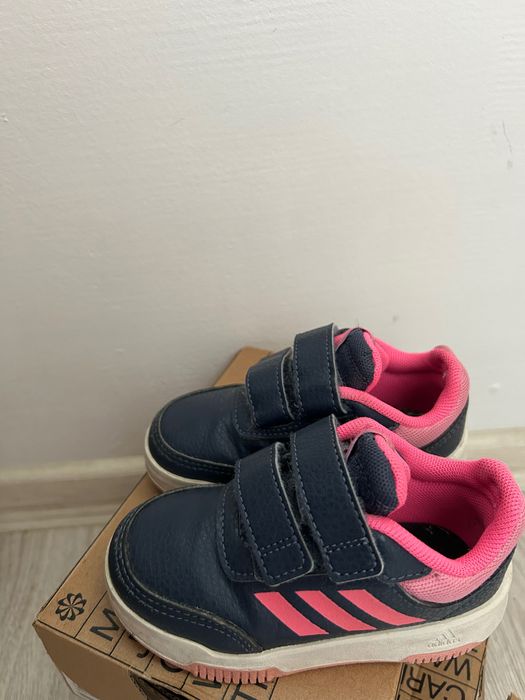 Маратонки adidas 23 номер