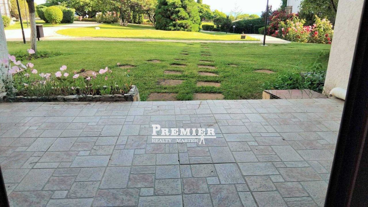 Продава се Двустаен апартамент в Свети Влас - 65 кв.м за 1585 €/кв.м - Снимка #1